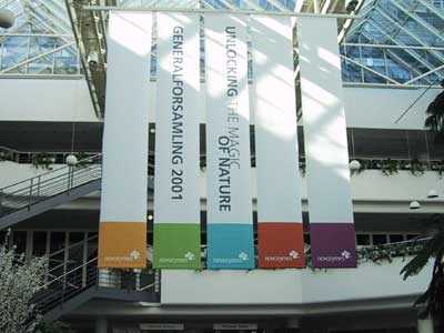 Hængende bannere for Novozymes