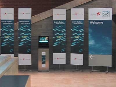 Grafisk design til plakatholdere / Lundbeck